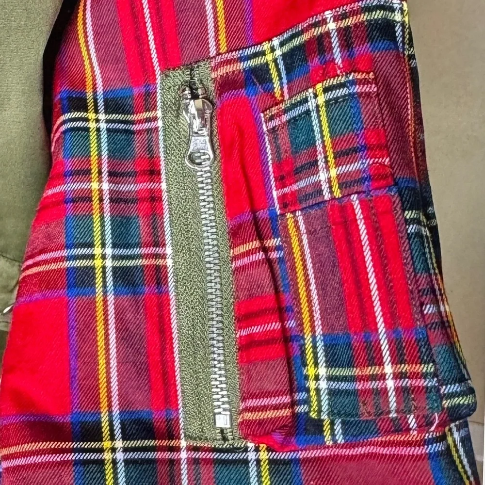 Forever 21 Women’s Green and Red Plaid Bomber Jacket Size S NWT - Picture 4 of 10